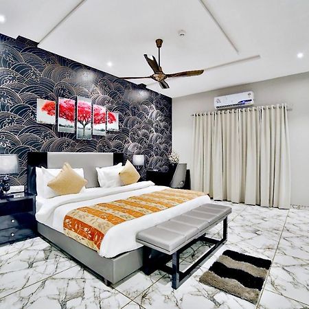 Hotel Kings Heritage Surat Buitenkant foto