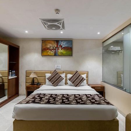 Hotel Kings Heritage Surat Buitenkant foto