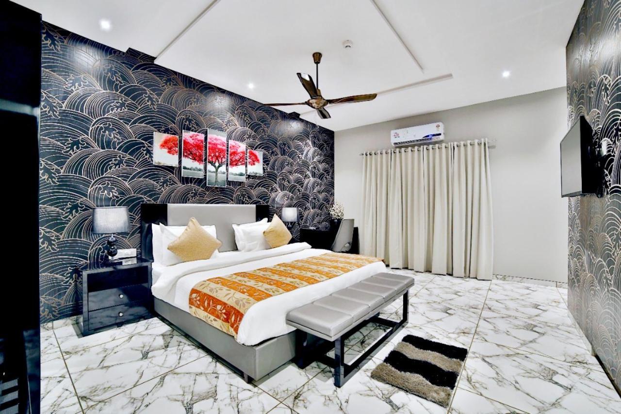 Hotel Kings Heritage Surat Buitenkant foto