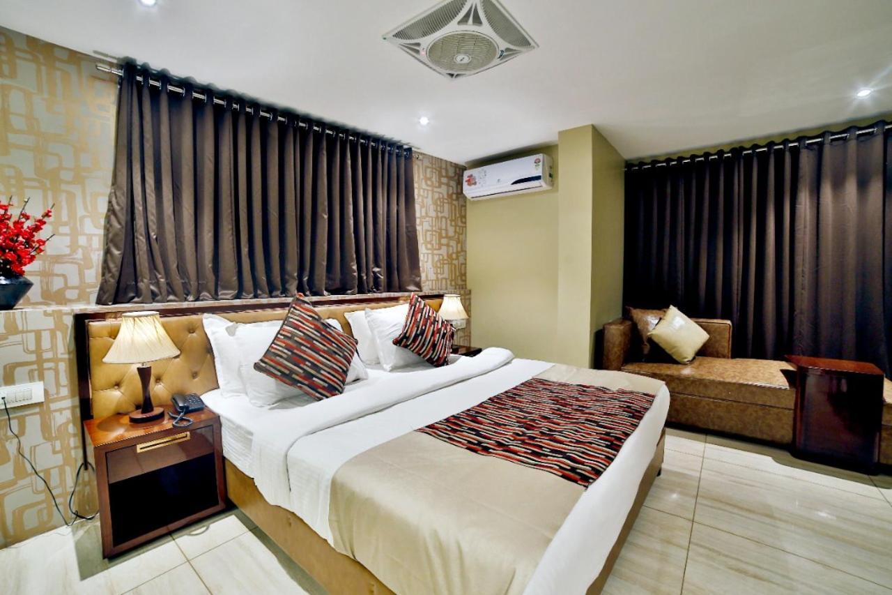Hotel Kings Heritage Surat Buitenkant foto