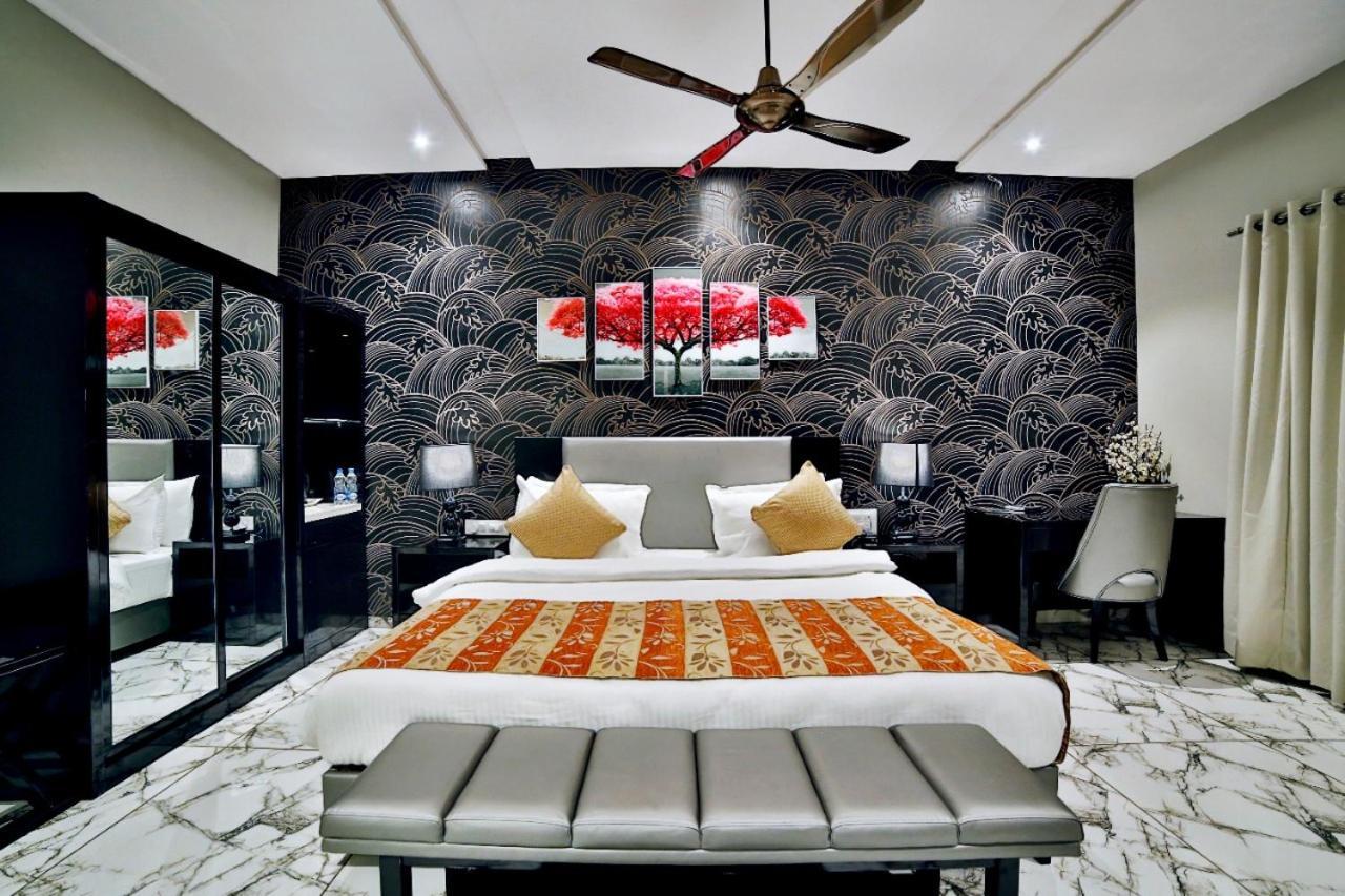 Hotel Kings Heritage Surat Buitenkant foto
