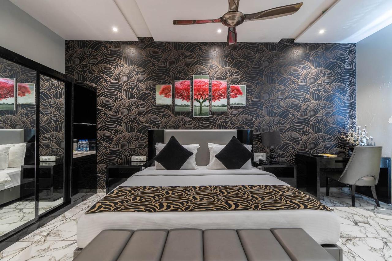 Hotel Kings Heritage Surat Buitenkant foto