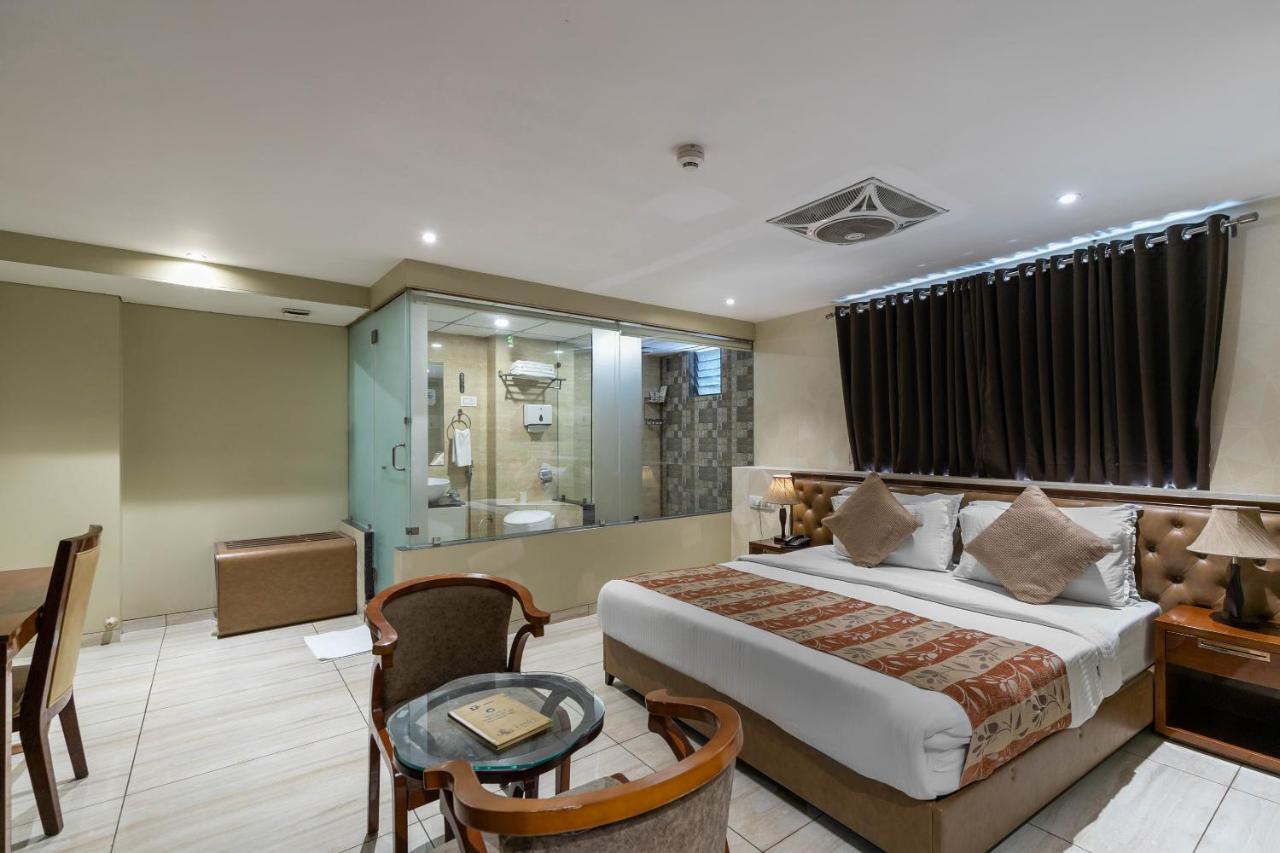 Hotel Kings Heritage Surat Buitenkant foto